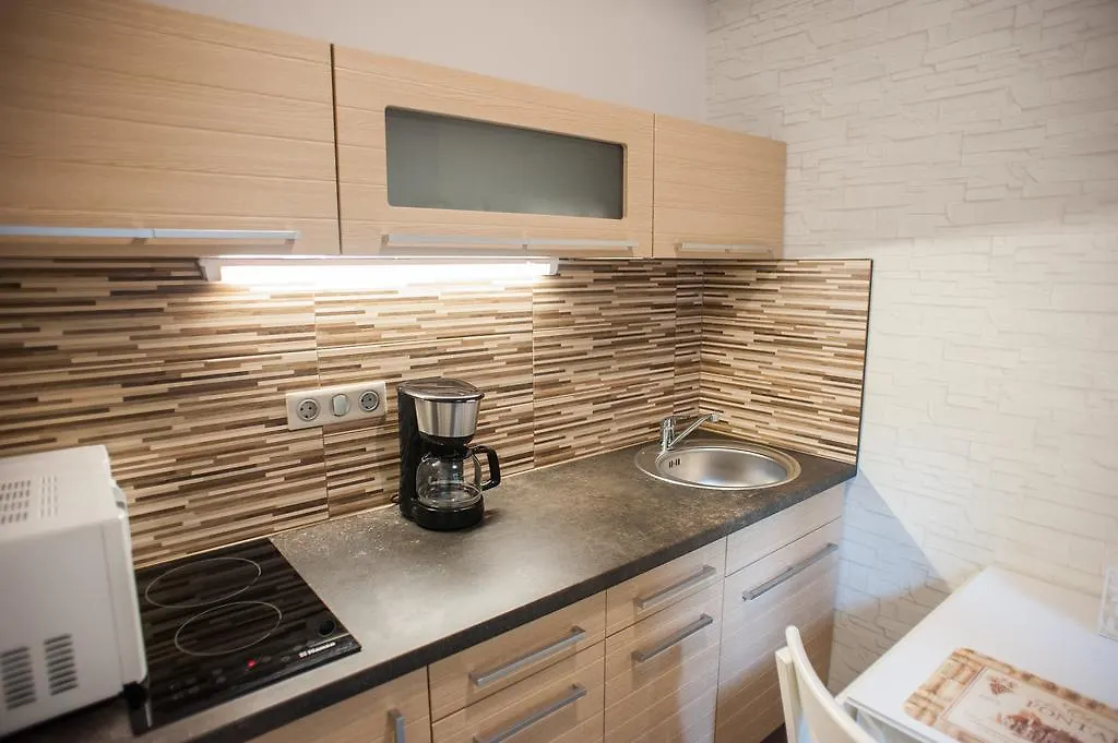 All In Apartman Ii. Budapest 0*,